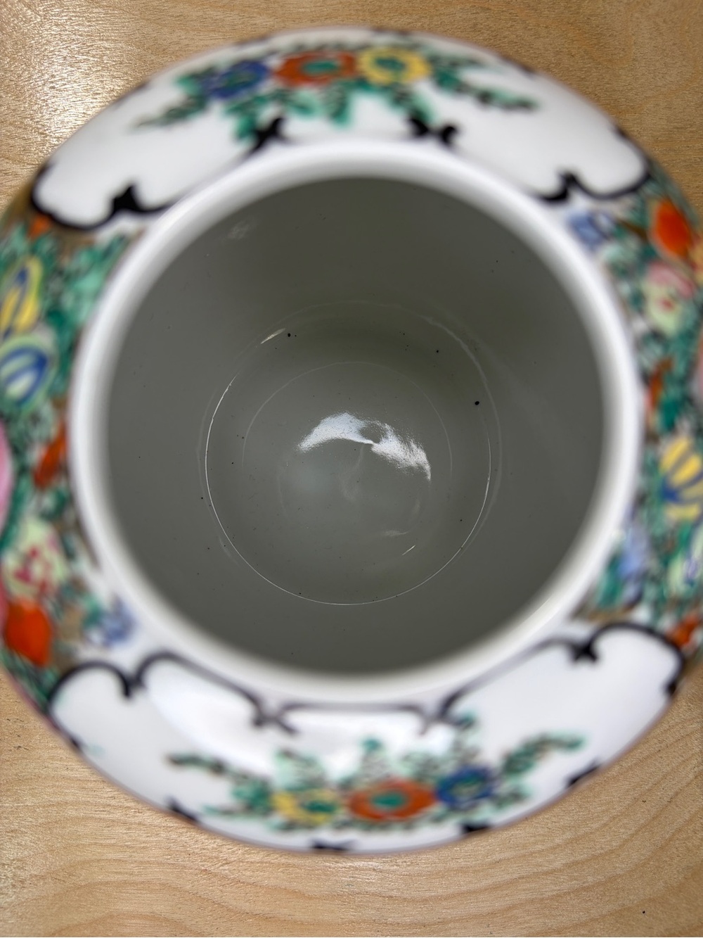 Vintage 70s Hong Kong Famille Rose Medallion Hand-Painted Porcelain Ginger Jar - Picture 6 of 7